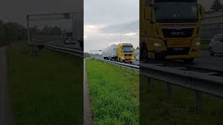 Man met zwaar convoi Transport [upl. by Ciri426]