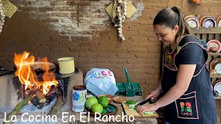 Chilacayote Con Carnita De Puerco La Cocina En El Rancho [upl. by Anorahs]