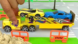 Pistas de Carreras para Niños  Choques de Carros Contra la Arena  Carros de Juguetes [upl. by Lemahs]