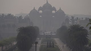 In India scuole chiuse due giorni per lo smog Tra le cause la festa del Diwali [upl. by Wachtel289]