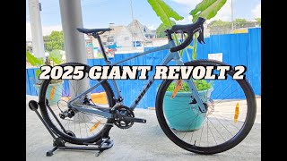 2025 GIANT REVOLT 2 SMALL  SHIMANO SORA COMPONENTS [upl. by Ema]