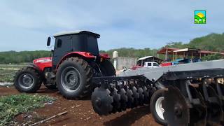 DEMOSTRACIÓN EN CAMPO DE MAQUINARIA AGRÍCOLA [upl. by Aikenat]