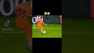 Bernardeschi rischia la giocata 😱 [upl. by Kilmarx]