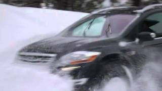 Ford Kuga 4x4 spielt im tiefen Schnee [upl. by Anatol981]