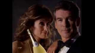 Freixenet 2004 con Pierce Brosman y Nieves Alvarez [upl. by Furiya]