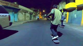 PATINANDO en SKATEBOARD de NOCHE por las CALLES de IZTAPALAPA skate [upl. by Enitnelav]