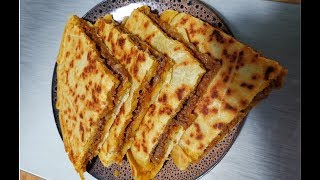 Galette farcie aux oignons et à la viande hachée Tradition Berbère généreuse goûteuse et gourmande [upl. by Ahouh]