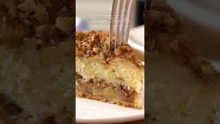 КарамельноЯблочный Пирог  Caramel Apple Cake  short  рецепт в описании под видео [upl. by Elrebmik712]