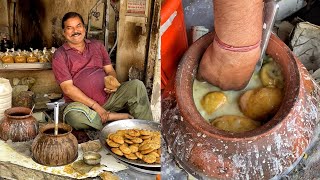 Most Entertaining Raita Kachori Wala of Firozabad🤩🤩 फुल ऑन मनोरंजन😂😂 Indian Street Food  UP [upl. by Janel]