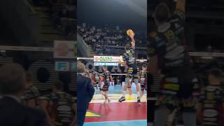 ☄️ Fireball del nostro Roberto Russo‼️ goSir BlockDevils perugia volleyball Superlega [upl. by Jun]