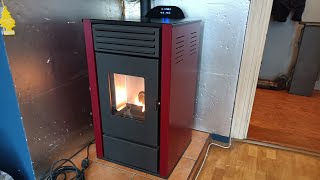 Piec kominek na pellet Ferroli Breta Aria 6kW fireplace kominek stove stufa [upl. by Akcimahs]