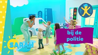 bij de politie  Sarah beweegt  Ketnet Junior [upl. by Tillo]