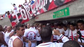 TORCIDA INDEPENDENTE CHEGADA AO MORUMBI SPFC X GAMBA [upl. by Ggerk]