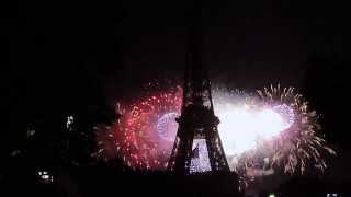 14 Luglio a Parigi fuochi dartificio alla Tour Eiffel [upl. by Imak]