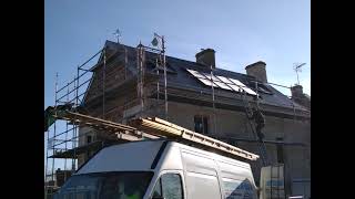 Rénovation couverture en ardoise avec pose de velux et girouette [upl. by Nrehtac]