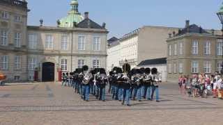 Relève de la Garde à Amalienborg  2 [upl. by Eneg]