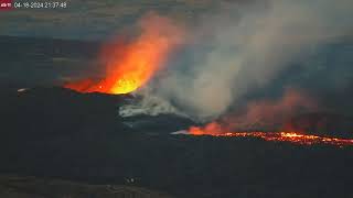 Scale of Erupting Iceland Volcano size revealed with people nearby Apr 18 2024 [upl. by Morissa]