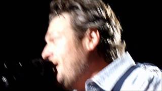 Blake Shelton sings quotToledoquot song  Huntington Center [upl. by Betty133]