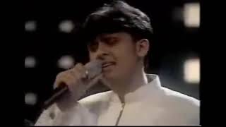 Sonu Nigam in 1999  Tere bin soone Live  Tribute to M Rafi Saheb [upl. by Ytirahc971]