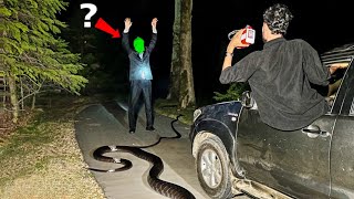 Scary Gentleman On The Haunted Road  यह आदमी कौन है  Made a big mistake by coming on this road [upl. by Krakow]