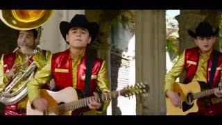 Un Puño de Tierra  Ariel Camacho y Los Plebes del Rancho Video Lyrics LETRA  Scrubber Music [upl. by Errot]