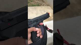 Testando pistola de airsoft spring da kwc modelo Bereta m92 [upl. by Annirak]