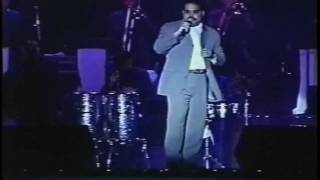 Gilberto Santa Rosa  Me volvieron a hablar de Ella en vivo Perú [upl. by Einram584]