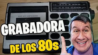 Tutorial Como Funciona una Radio Grabadora de los 80s Monoaural Cassettes Panasonic [upl. by Anaahs]