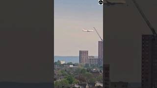 Oh my gosh 😲 Theres a plane flying in the construction work area✈️😱 omg viral video view [upl. by Horatio]