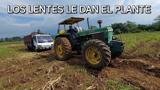 El tractorista se ve plantoso con los lentes [upl. by Haraj463]