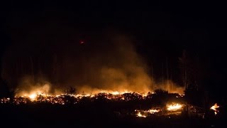 Violents incendies dans les BouchesduRhône  quatre pompiers blessés un homme en garde à vue [upl. by Nnelg183]