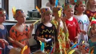 Les Indiens  Spectacle 3° maternelle [upl. by Mcwherter916]