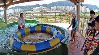 Rafting Slide at Gimhae Lotte Water Park [upl. by Grani305]