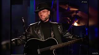 LIVE MAURICE GIBB SINGING LEAD AGAIN Man in the middle Bee gees 2001 HD [upl. by Lemon]