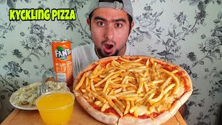 Svenska mukbang  Äta Stockholms bästa kyckling pizza 🍕 [upl. by Eejan]