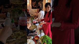 Comida vietnamita cocinada al instante [upl. by Eemyaj752]