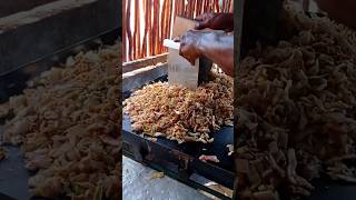 මෙහෙමත් කන්න දෙනවද මිනිස්සුන්ට 😋  Kottu Recipe Srilanka  Street Foods In Srilanka [upl. by Ettenav]