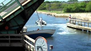 Sail boat stuck in Blynman Bridge [upl. by Stonwin]