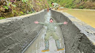 Completing the ditch system leading large quantities into fish ponds waterproofing with cement [upl. by Locke]