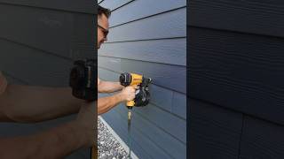 Repairing Hardie Board Siding  Construction shorts [upl. by Oicaroh]