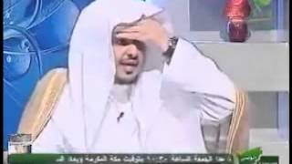 هل يلزم لمس الجبهة للأرض في السجود ‎ [upl. by Lladnyk763]