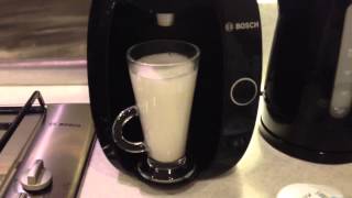 Making a Latte Macchiato on the Tassimo T20 [upl. by Hamlani]