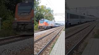 OKLEINA EU160013 OLIMPIJSKIE EMOCJE przelatuje z pociągiem intercity Chełmianin przez Świdnik Wsch [upl. by Ehcrop]