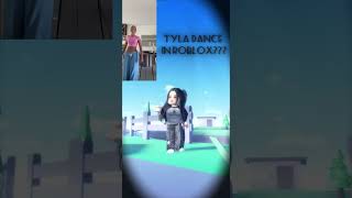 Tyla dance in Roblox Tw Flashing lights roblox [upl. by Suivatco]