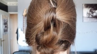 Tutoriel Coiffure n°11   Coiffure été 2  Chignon noué en 2 min [upl. by Vorster727]