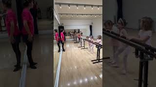 Cours de danse classique enfants I SalsaNueva Paris [upl. by Sira225]