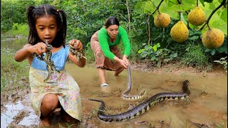 Catch snake by flood forest Mother cooking snake soup for delicious 4food of survival [upl. by Attekal]