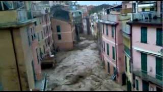 Vernazza Flood October 25 2011 [upl. by Aevin]