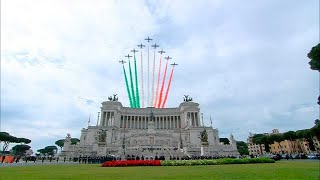 Festa della Repubblica le Frecce tricolori sorvolano Roma lo spettacolo allAltare della Patria [upl. by Yehudi]