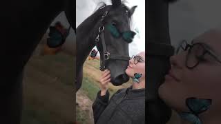 UNE AGRICULTRICE SOCCUPE DE SON CHEVAL agricultrice agricole farming machinesagricoles [upl. by Netsruk]